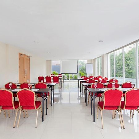 Ibis Budget Semarang Tendean Luaran gambar