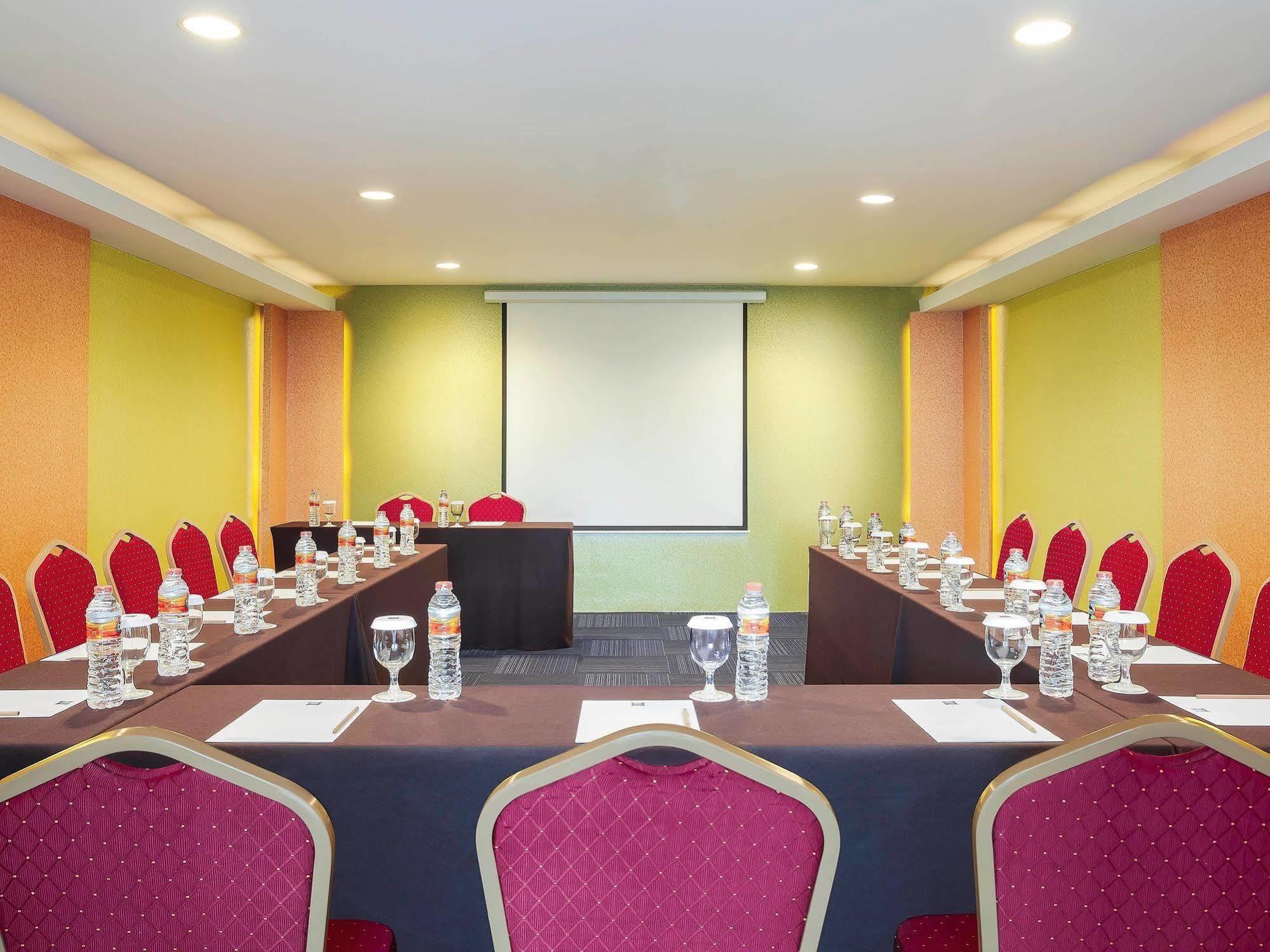 Ibis Budget Semarang Tendean Luaran gambar