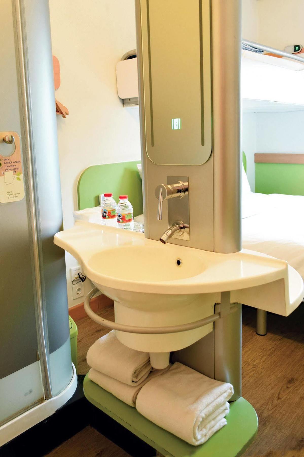 Ibis Budget Semarang Tendean Luaran gambar